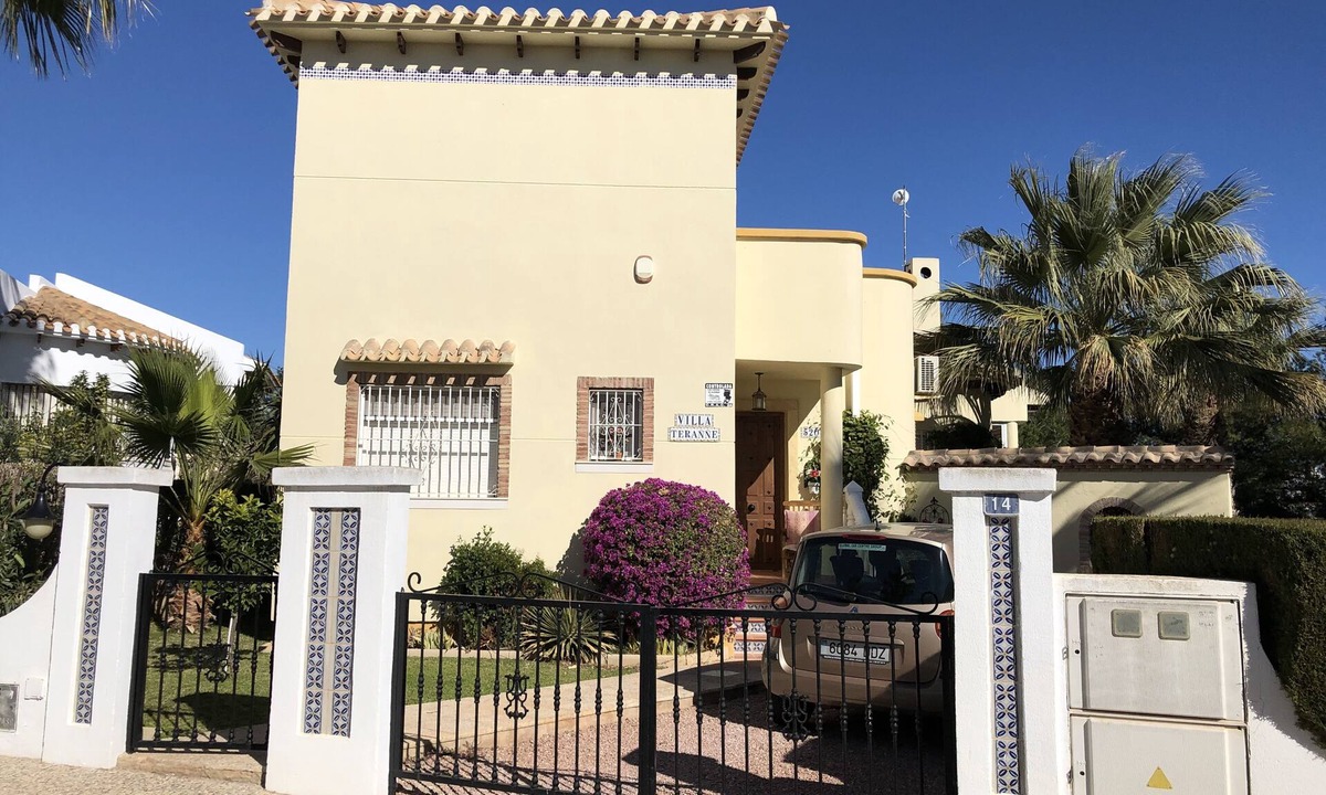 Los Dolses Villa | Home from home detached three bed villa