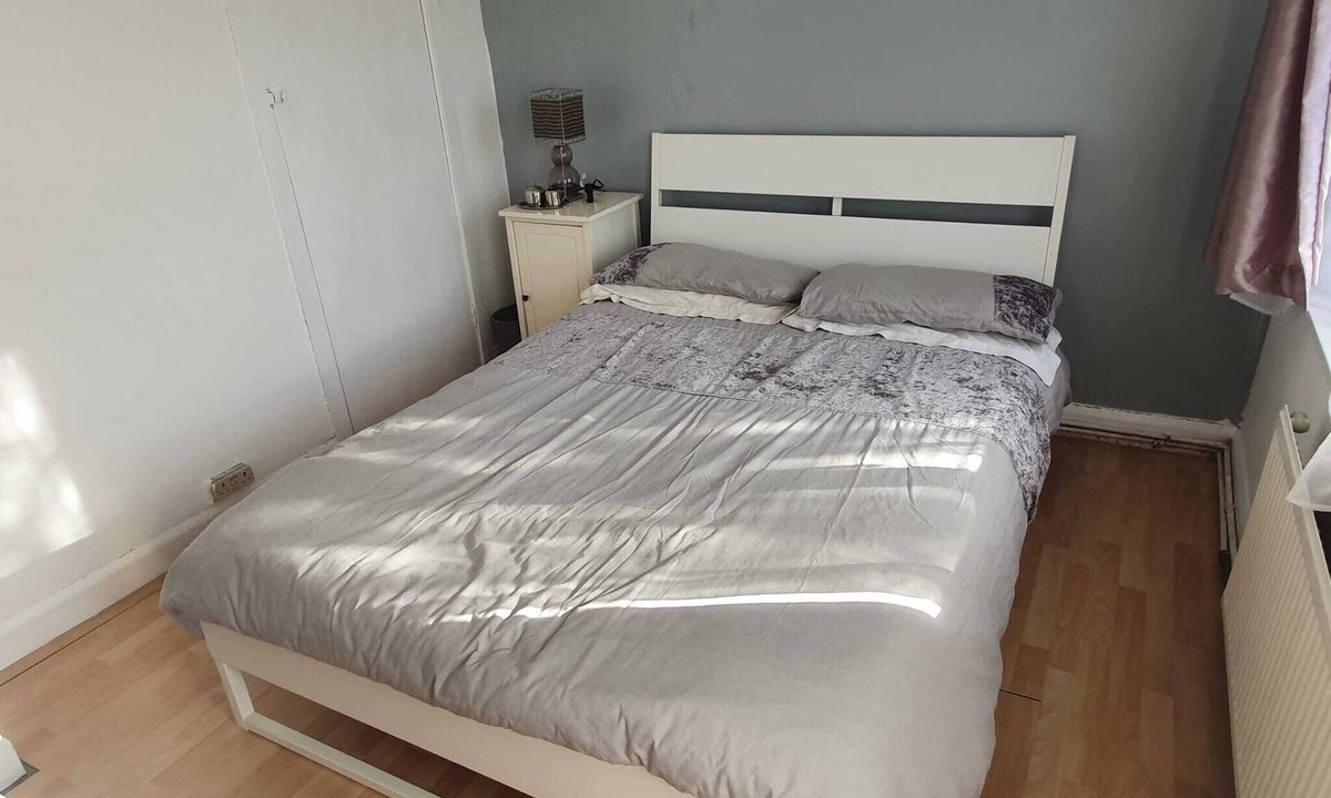 Greenford Broadway Apartment | Home from home Greenfields Flat