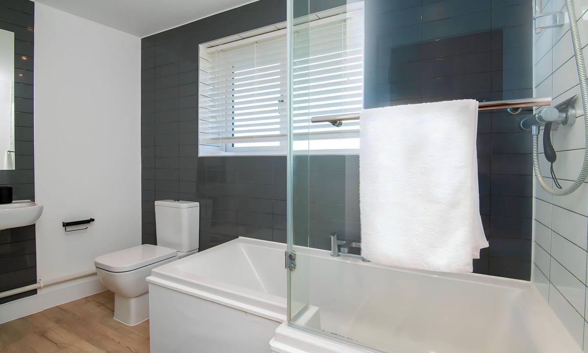 Staple Hill House | Home from Home in Downend, Bristol