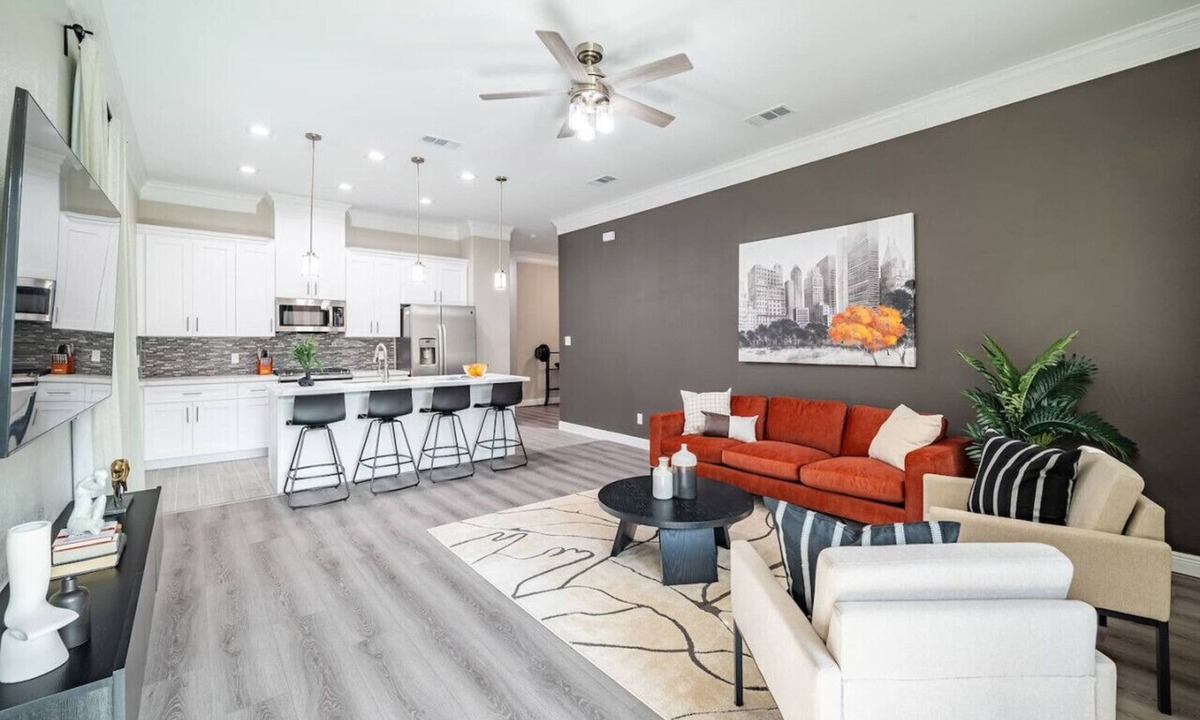 Greater Fondren Southwest House | Home Gym | 10 min to Alphaland | Yard | Gated Home