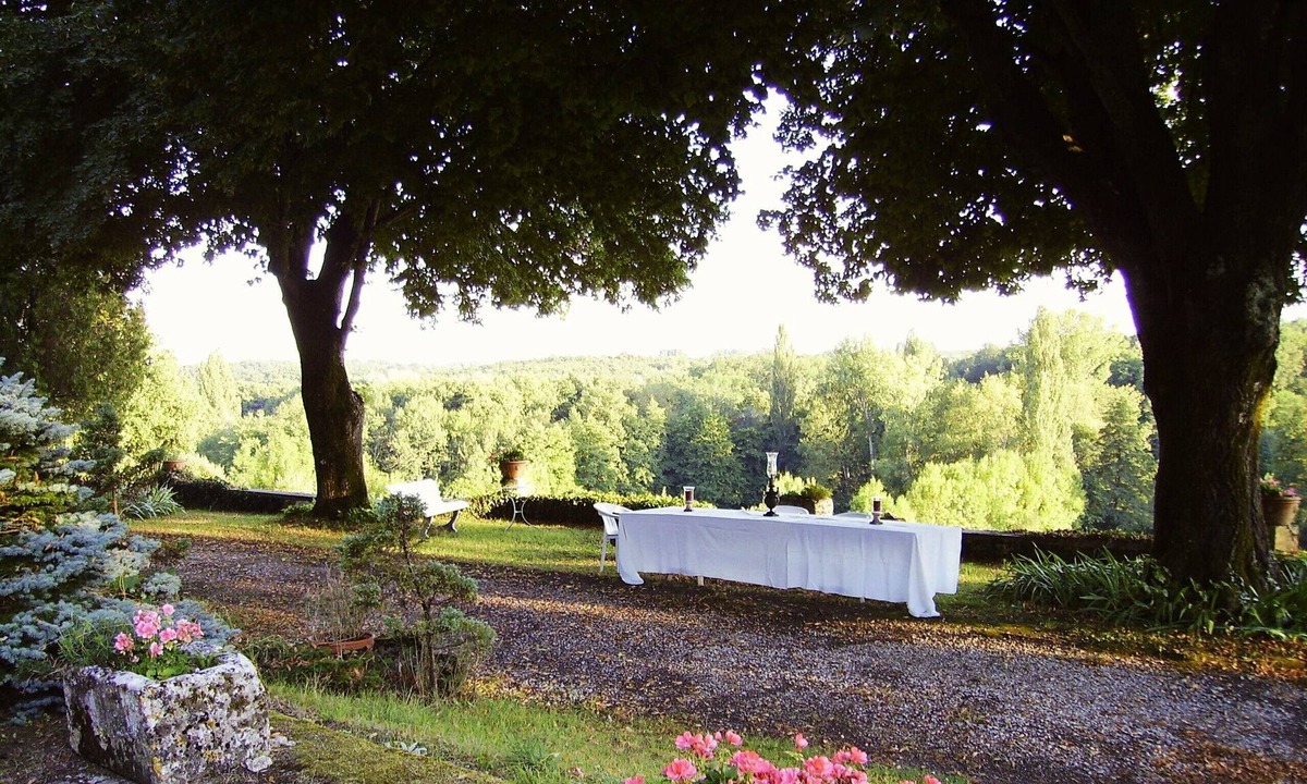 Lussac House | Home in a preserved site