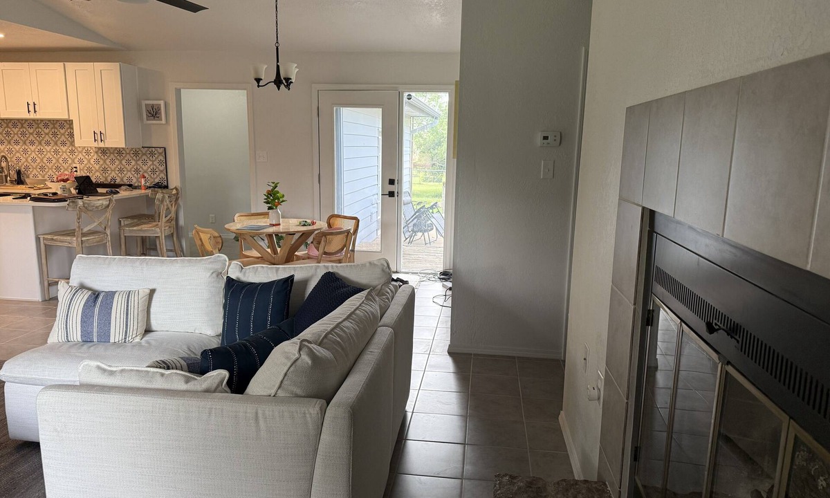 Horseshoe Bay House | Home in Horseshoe Bay with lots of room to park