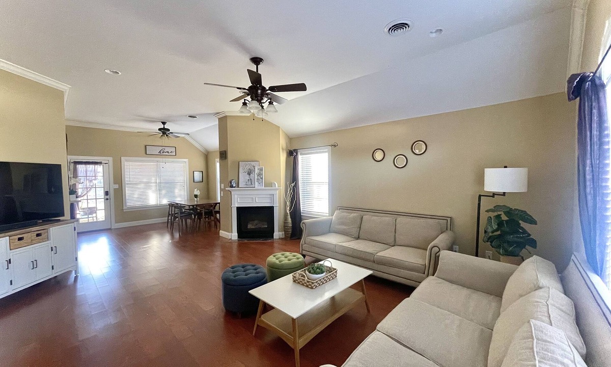 Saltillo House | Home in Saltillo