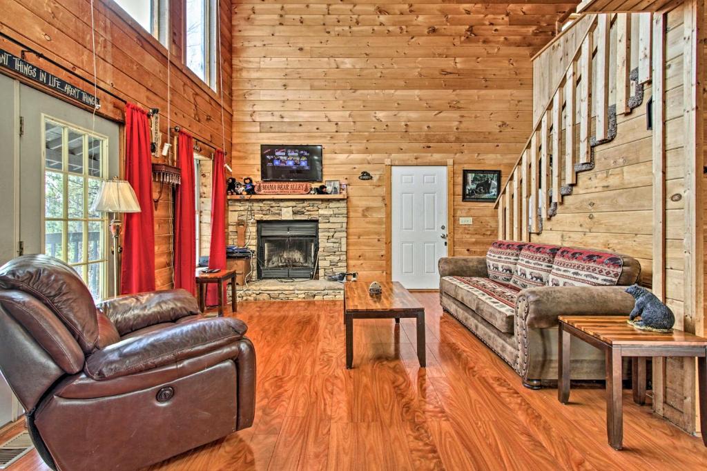 Pigeon Forge House | Home in the Smokies with Game Room Less Than 6Mi to Dollywood