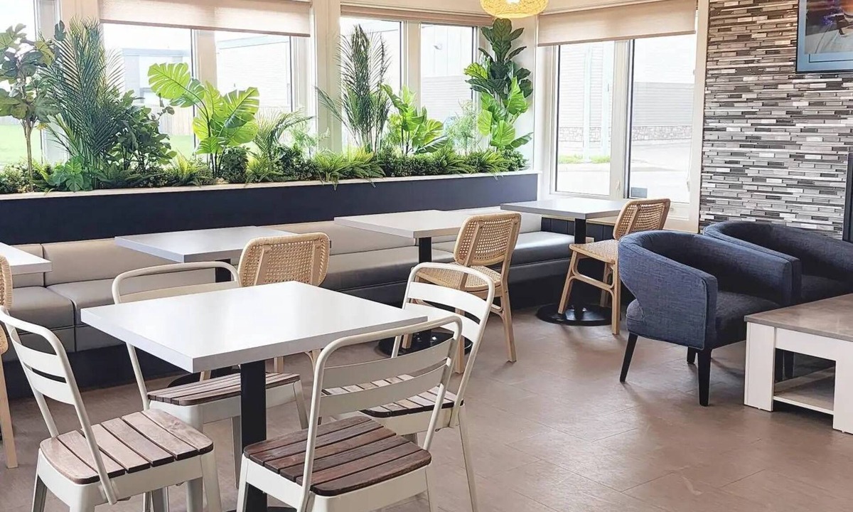 Regina Hotel | Home Inn and Suites Regina Airport