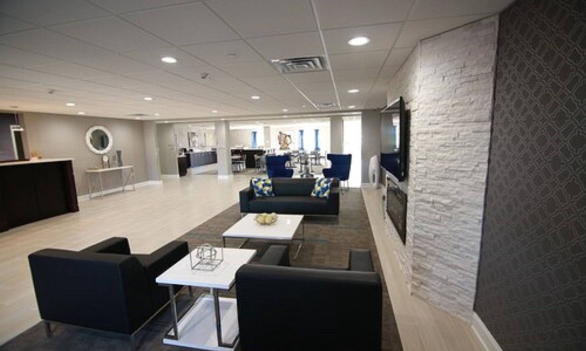 Southwind Hotel | Home Inn and Suites