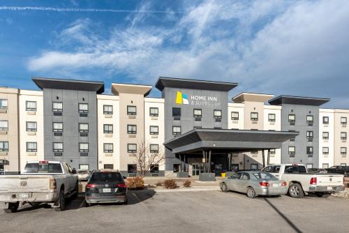Regina Hotel | Home Inn & Suites Regina Airport