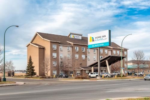 Regina Apartment | Home Inn & Suites Regina East
