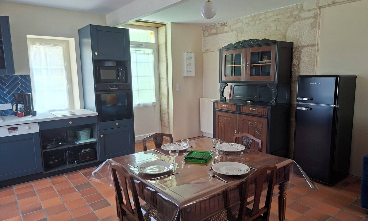 Lucon House | Home-made Glycine for 4 people