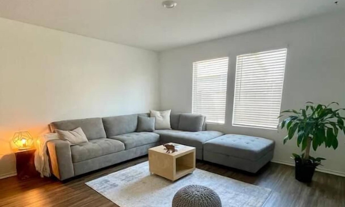 Del Valle House | Home near COTA, Tesla and ABIA