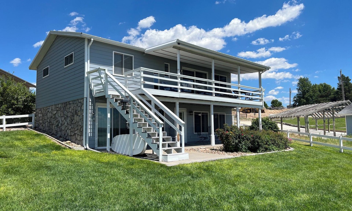 Lonergan House | Home Near Lake McConaughy