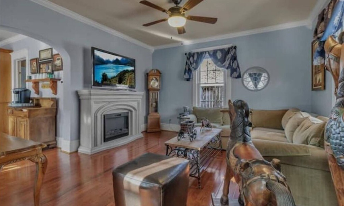 North Tonawanda House | Home of The Carousel