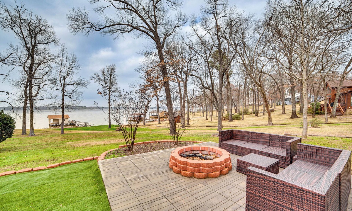 Yantis House | Home on Lake Fork: Patio, Grill & Fire Pit!