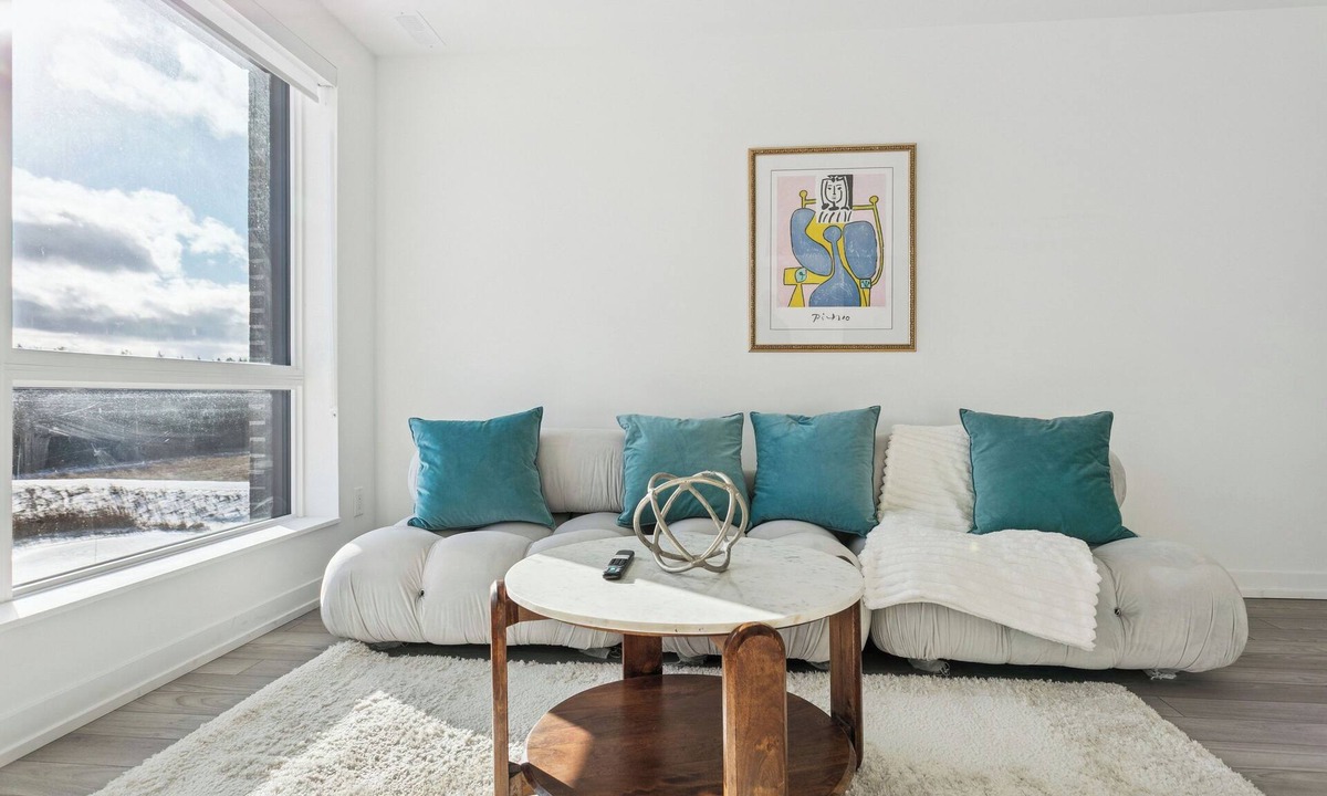 Richmond Hill House | Home Richmond Hill 2bed2.5bath | Parking