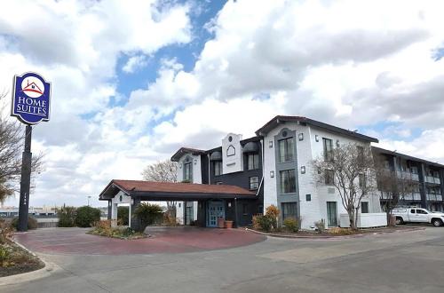 West San Antonio Hotel | Home Suites Culebra