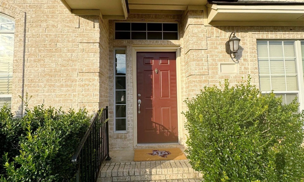 Southwood Valley Condo | Home Sweet College Station! 3bed/2bath, Minutes away from Texas A&M University.