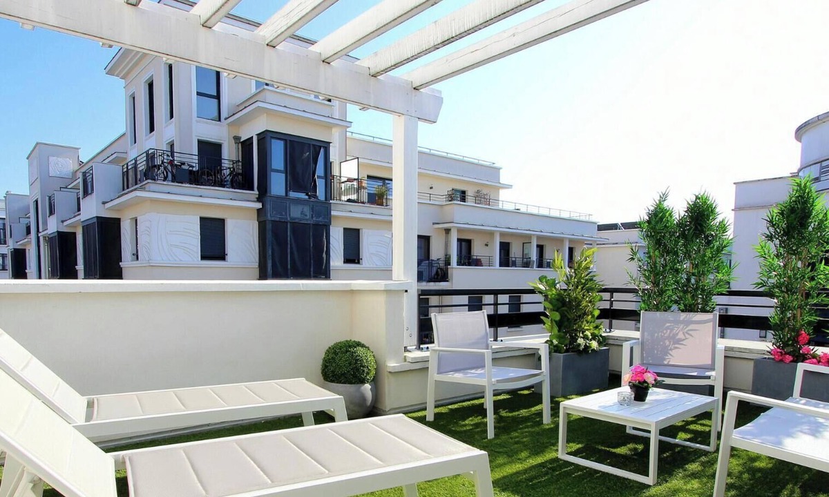 Chessy House | Home Sweet Ormes ~ House 10pers ~ Roof terrace