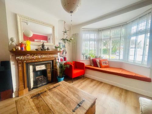 Waltham Cross House | Home to home