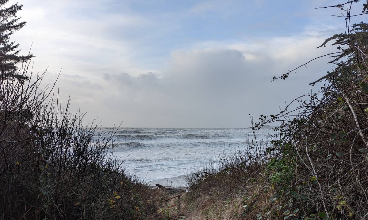 Harbor House | Home w/Beach Access & King Bed