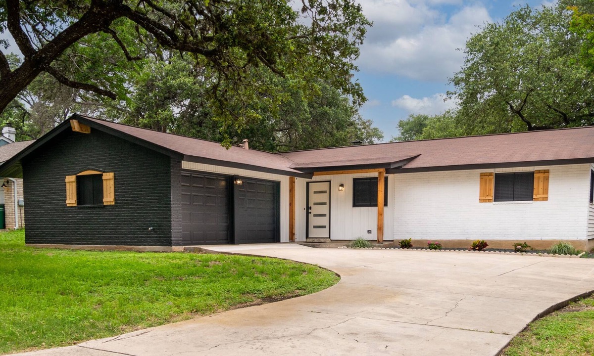 Medical Center District House | Home w/Huge Fenced Yard