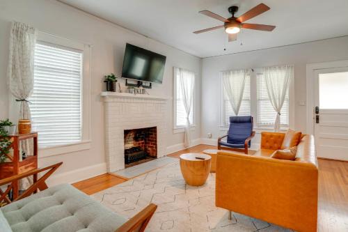 Lakeland House | Home w/Private Yard < 2 Mi to Hollis Garden!