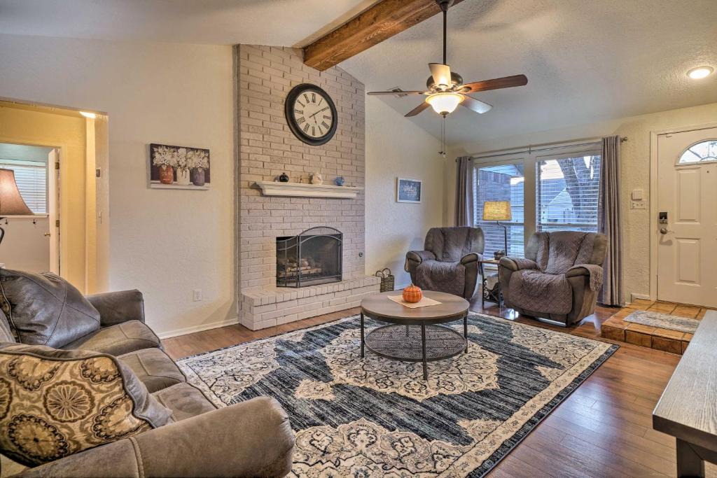 South Oklahoma City House | Home w/Screened Porch ~ 10 Miles to Dtwn OKC!
