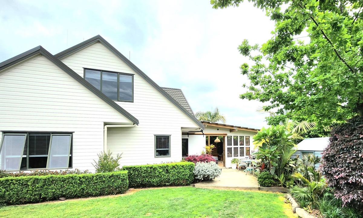 Omokoroa House | Home with ample space for everyone