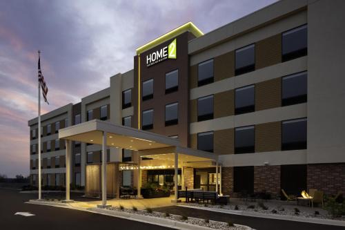 Stevens Point Hotel | Home2 Suites by Hilton Stevens Point