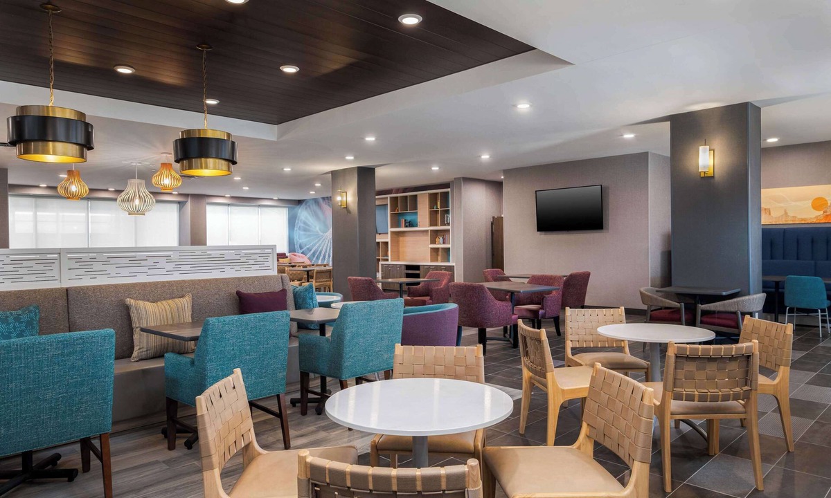 Encanto Hotel | Home2 Suites BY Hilton Phoenix Midtown