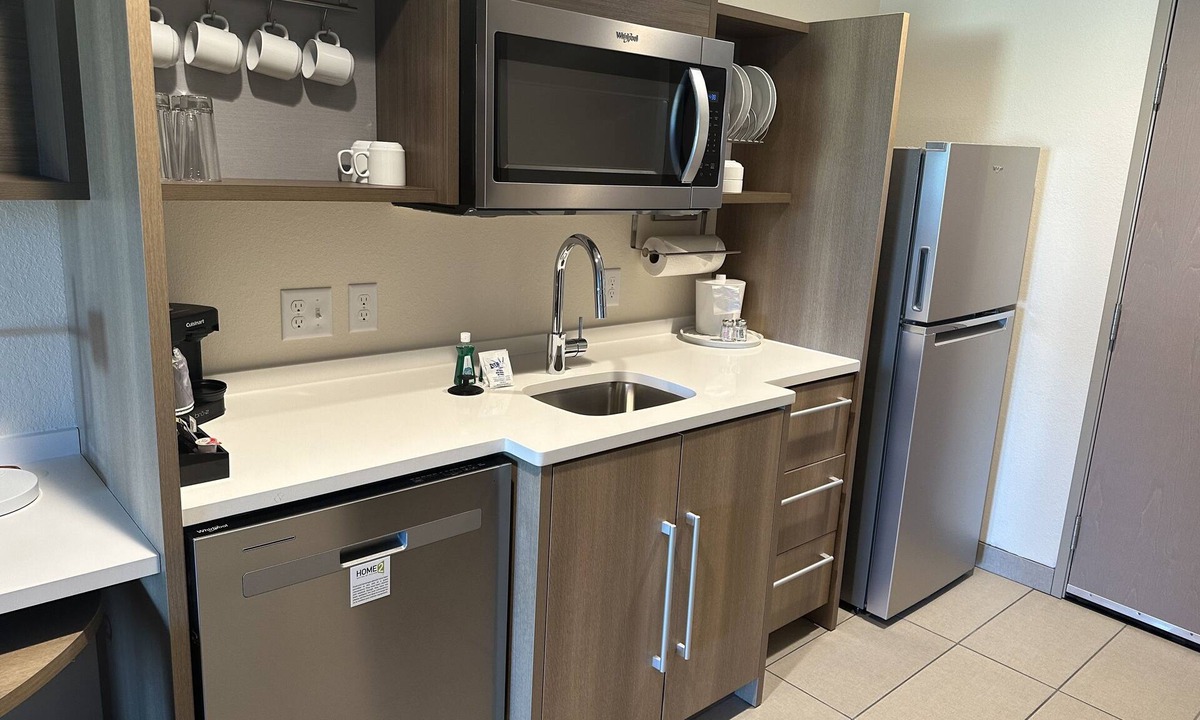 Mount Pleasant Hotel | Home2 Suites By Hilton Racine