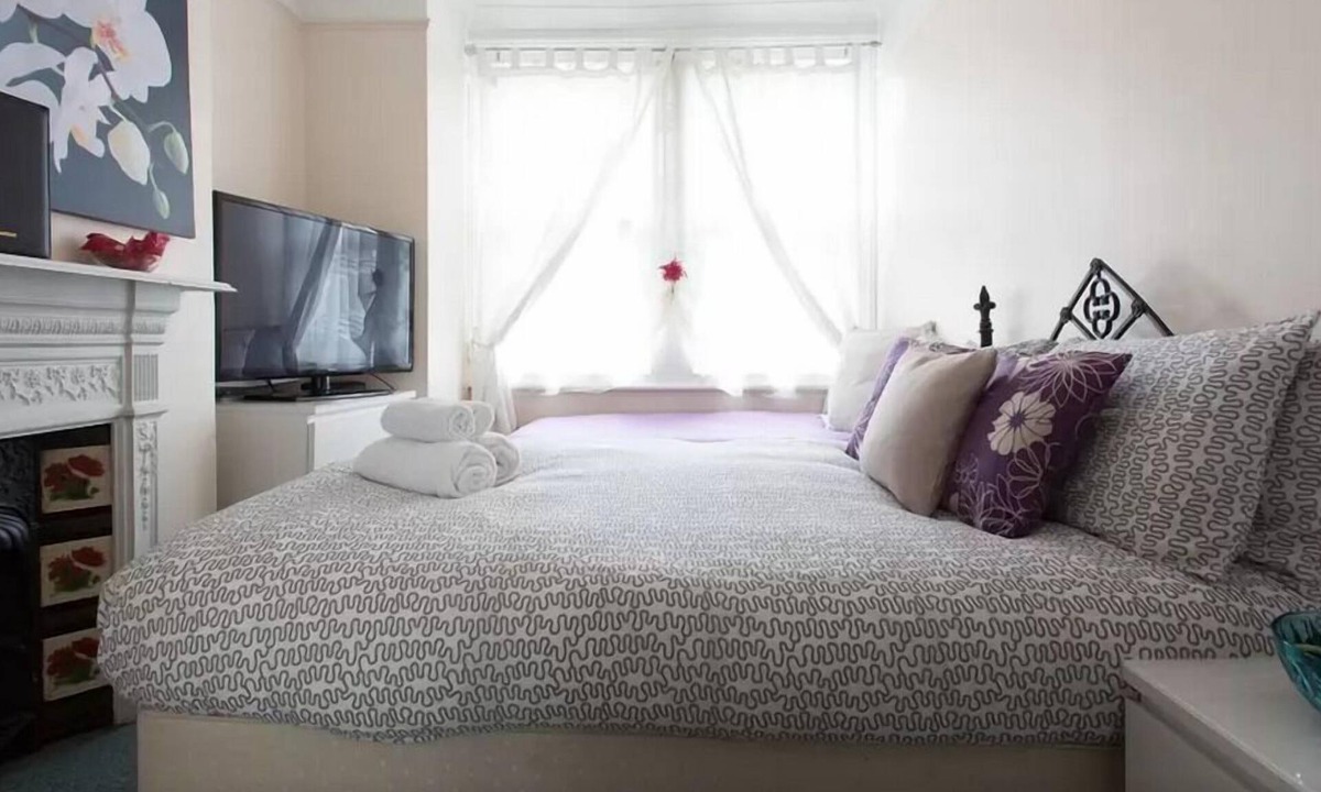 Southfield House | Home2Home-Rooms