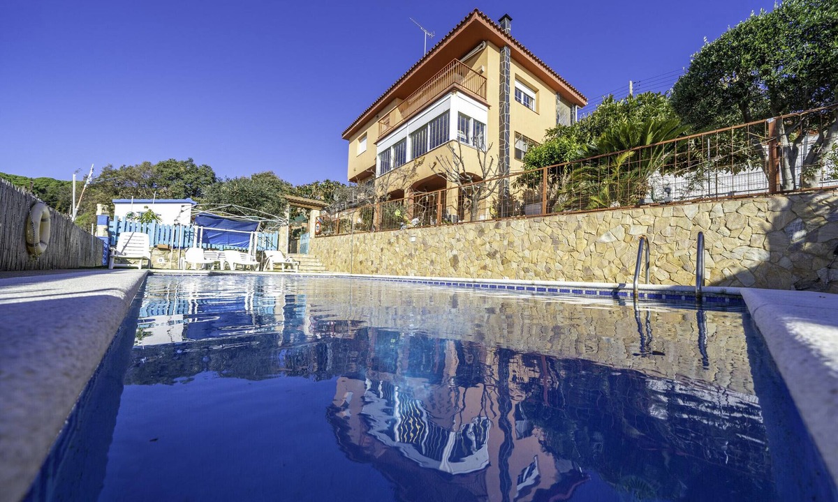 Sant Cebria de Vallalta Apartment | HomeHolidaysRentals Chamorro - Costa Barcelona