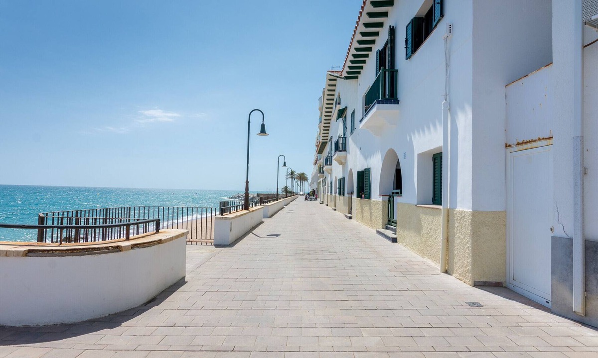 Sant Pol De Mar Ski Chalet | HomeHolidaysRentals Suria - Costa Barcelona