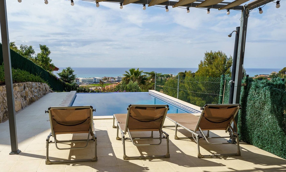 Santa Susanna Villa | HomeHolidaysRentals Pirineus - Costa Barcelona