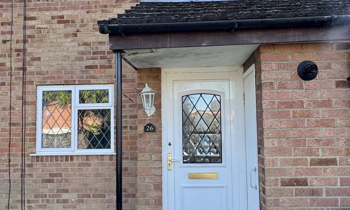 Kidlington House | Homely 2 bedroom house, parking