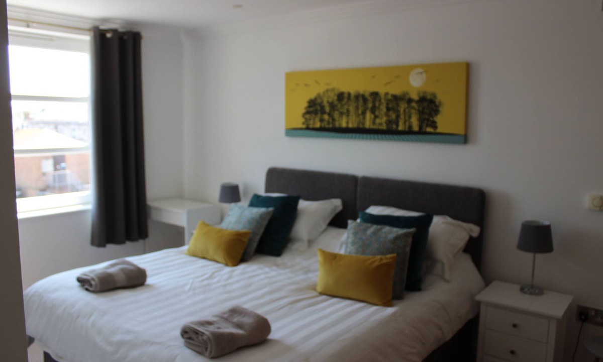 Cowes Apartment | Homely Luxury Waterfront Apartment