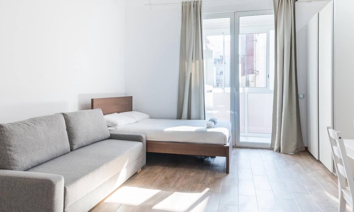 Collblanc y La Torrassa Apartment | Homenfun Barcelona Camp Nou II