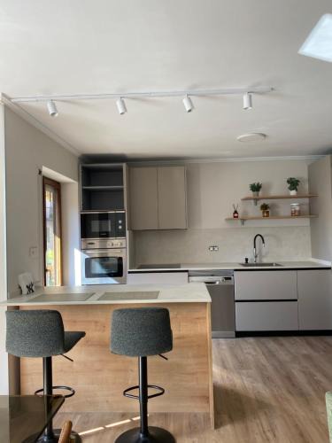 Zumarraga Apartment | HomeOffice with Church Views