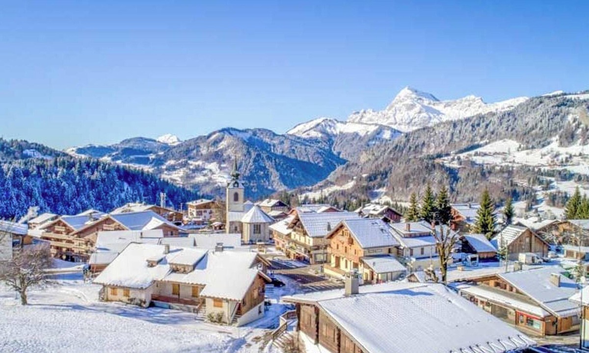 Notre-Dame-de-Bellecombe Apartment | Homerez - Mountain View Apt - Notre-Dame