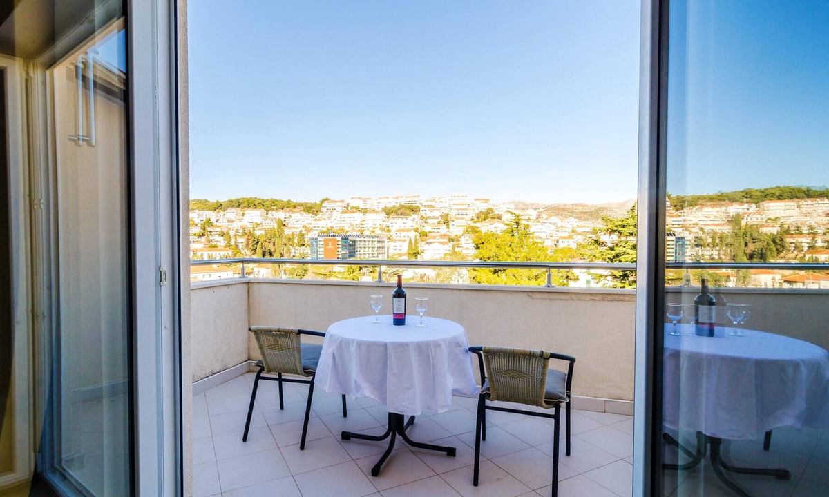 Lapad Apartment | Homerez - 300 m away from the beach! Appartement for 4 ppl. at Dubrovnik