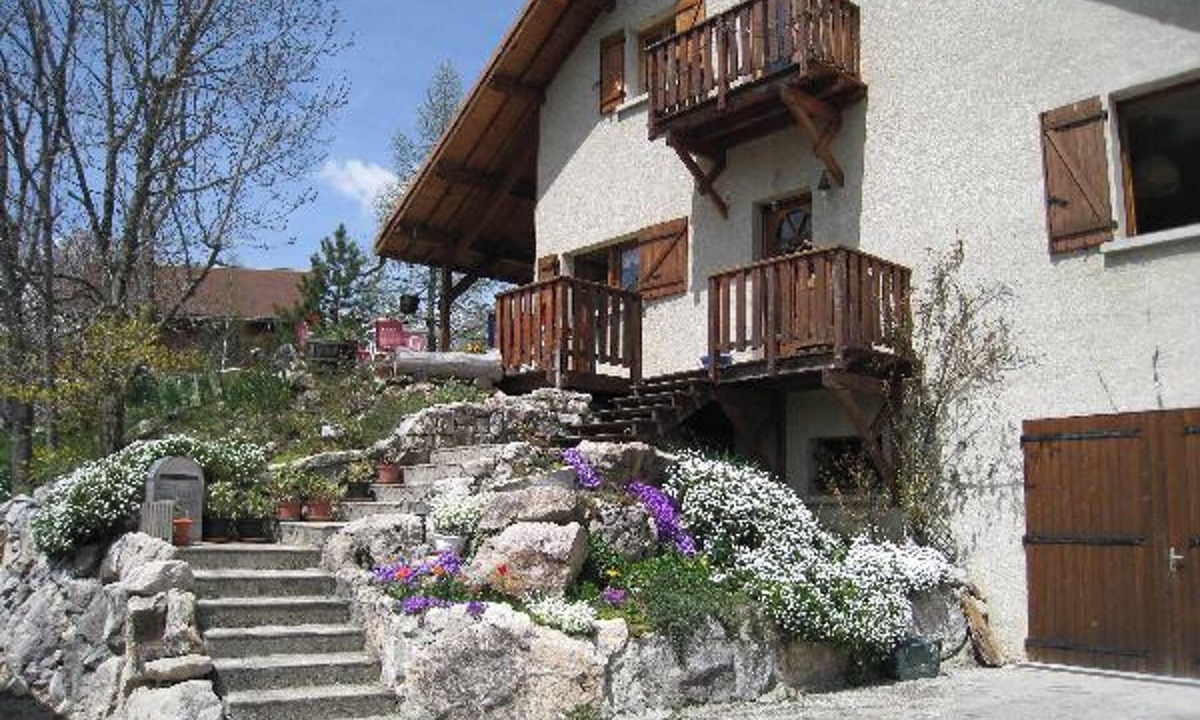 Gresse-en-Vercors Apartment | Homerez - Apartment in Gresse-en-Vercors