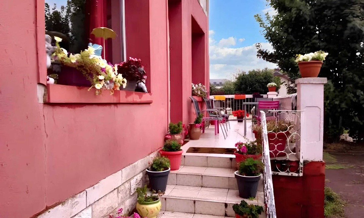 Chateaudun Apartment | Homerez - Apartment Châteaudun