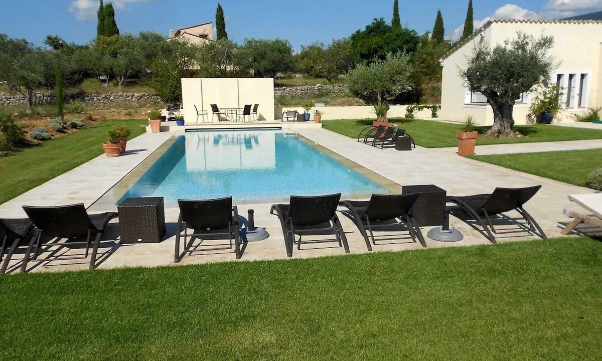 Seillans Apartment | Homerez - Apartment in Seillans