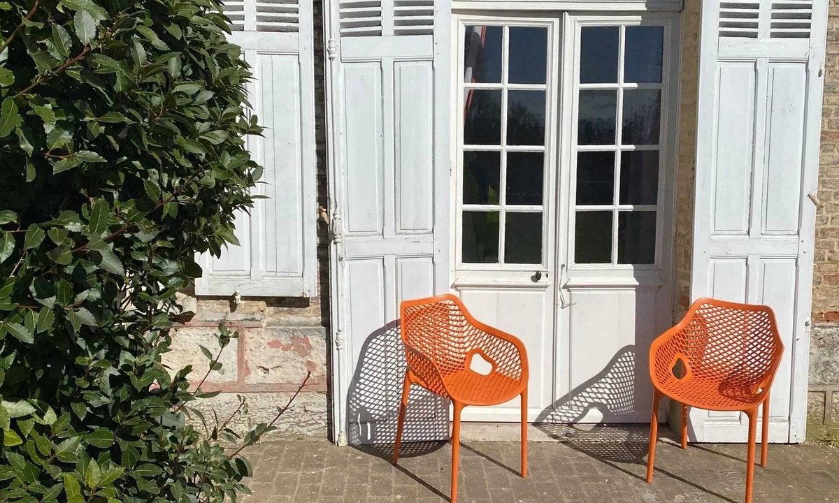 Les Andelys Apartment | Homerez - Apartment Les Andelys