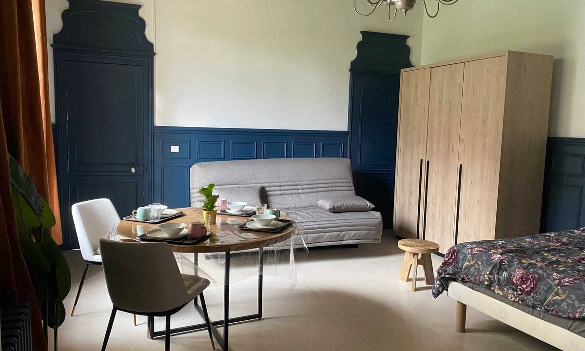 Les Andelys Apartment | Homerez - Apartment Les Andelys