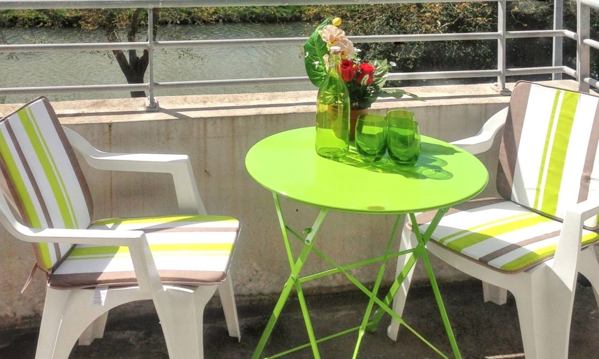 Carcassonne Apartment | Homerez - Apt Carcassonne with terrace