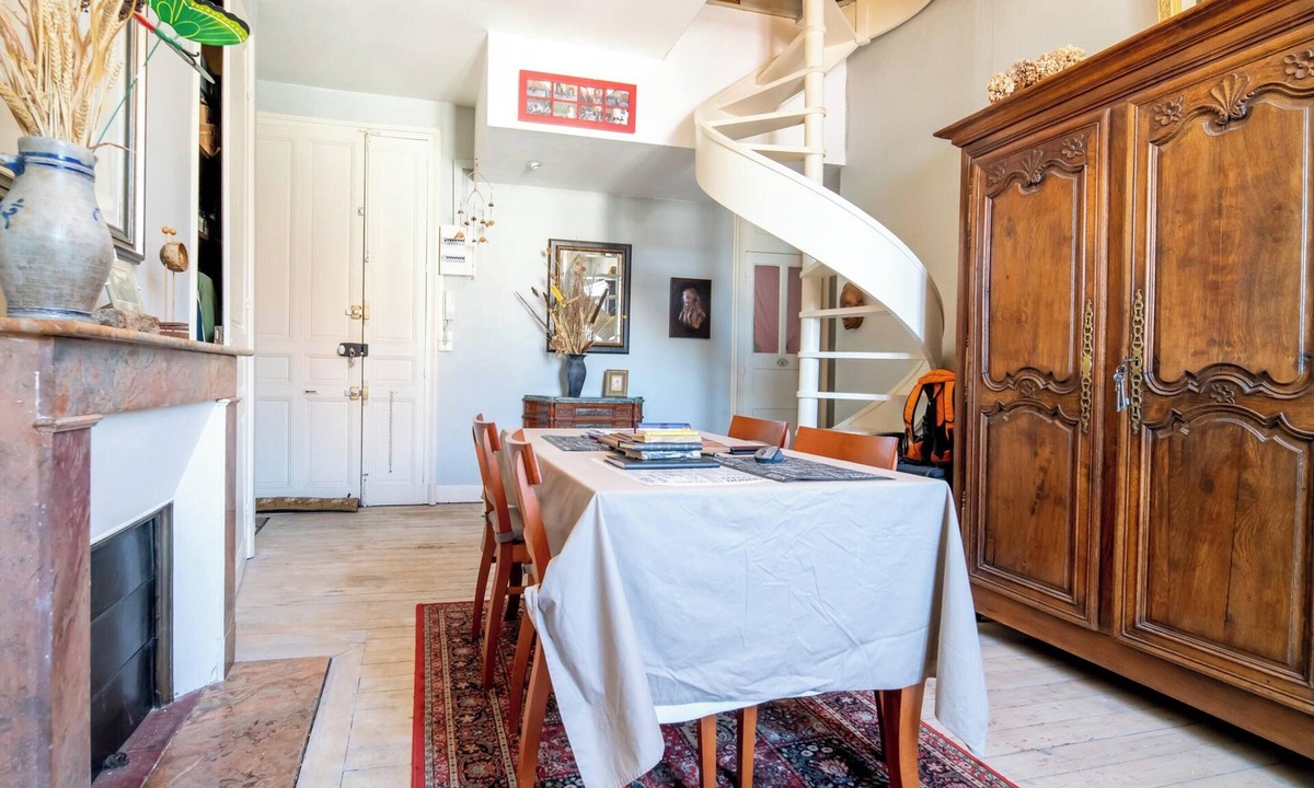 Saumur Apartment | Homerez - Apt. central Saumur, city view