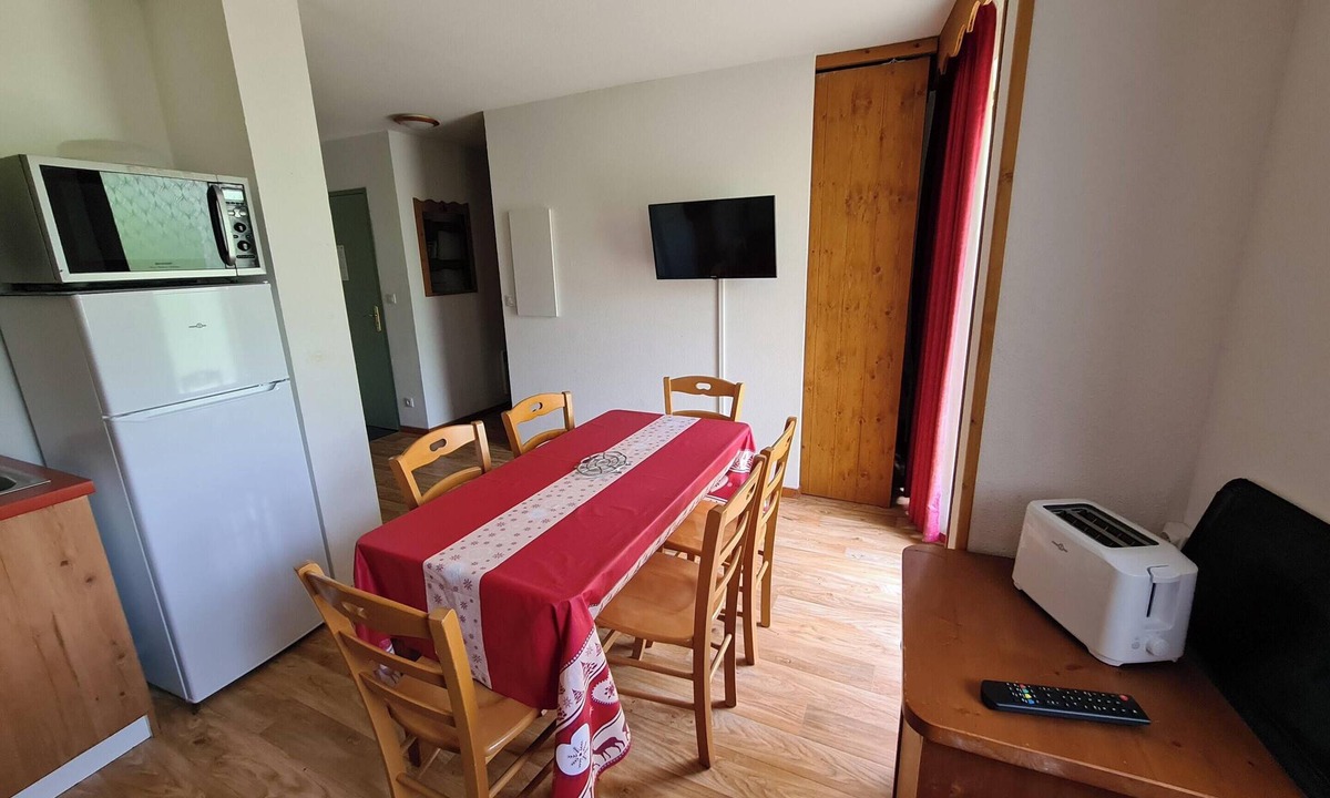 Chamrousse Apartment | Homerez - Apt in Chamrousse, parking