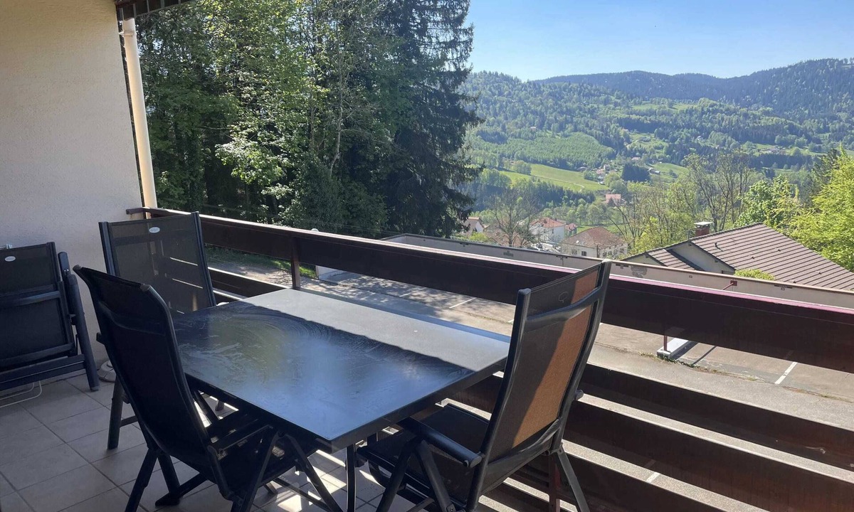 Le Tholy Apartment | Homerez - Apt in Le Tholy with balcony