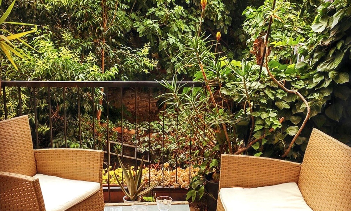 Gares Apartment | Homerez - Apt Montpellier, garden